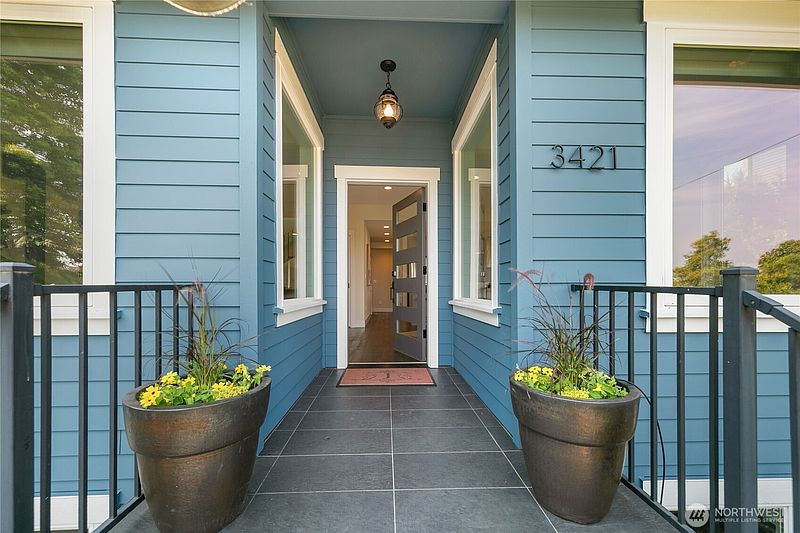 3rd image of 3421 10th Avenue W