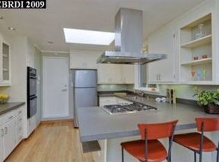 4535 Mountain View Ave, Oakland, CA 94605