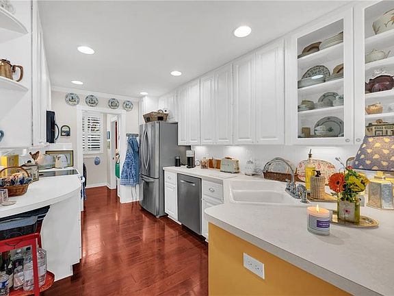 2nd image of 5505 Cove CIR #90