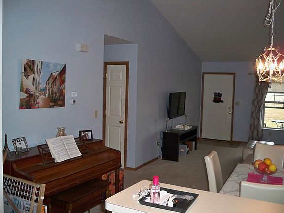 Off white walls now.