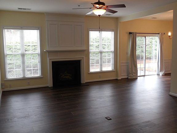 4th image of 211 Regent Sq
