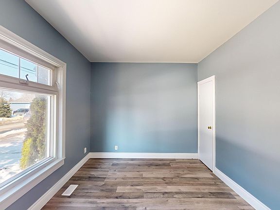 5th image of 396 John St #1