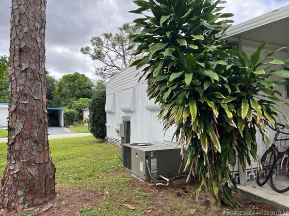 6266 Holly Ln, Lake Worth, FL 33462