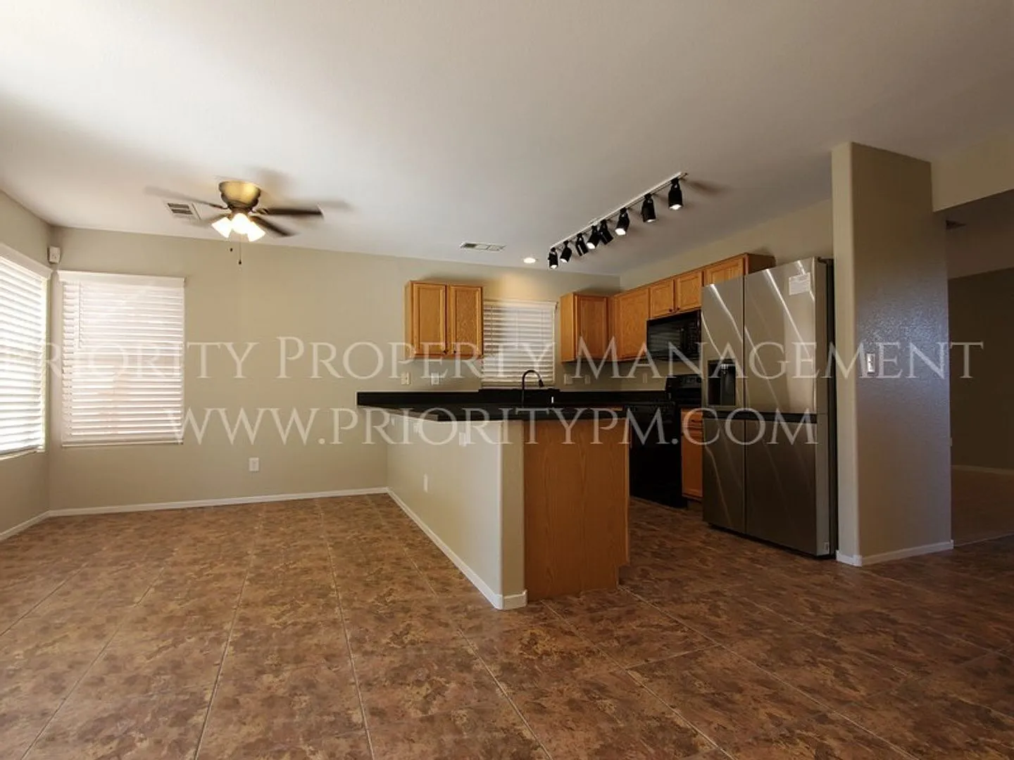 Nw Single Family Home W/Inground Pool!! — Photo 2