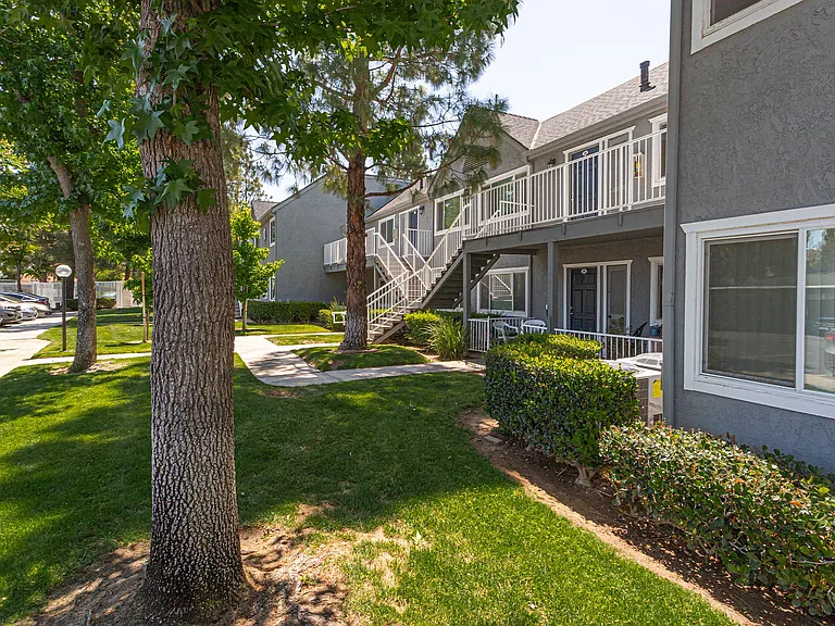 Mountain View Apartments — Photo 23