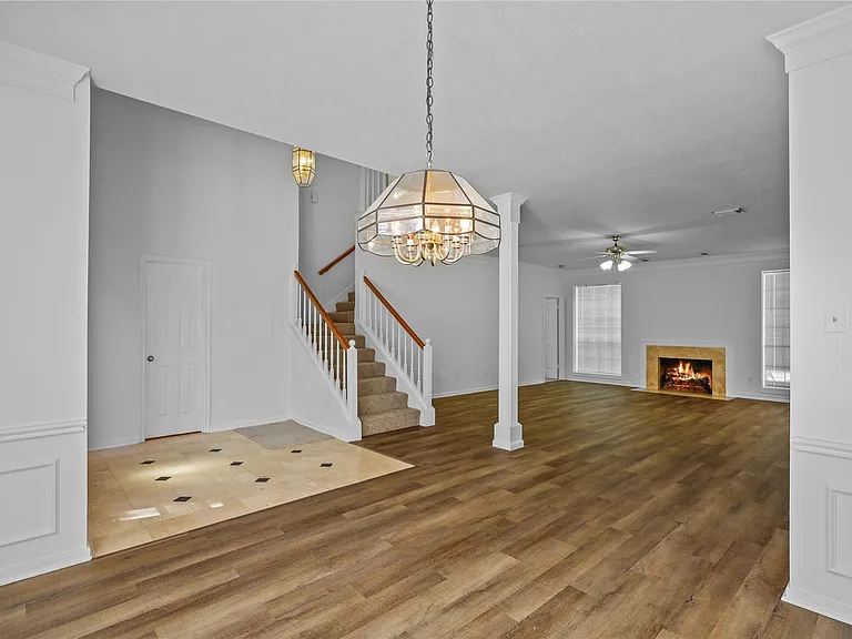 5803 Ancient Oaks Dr — Photo 8