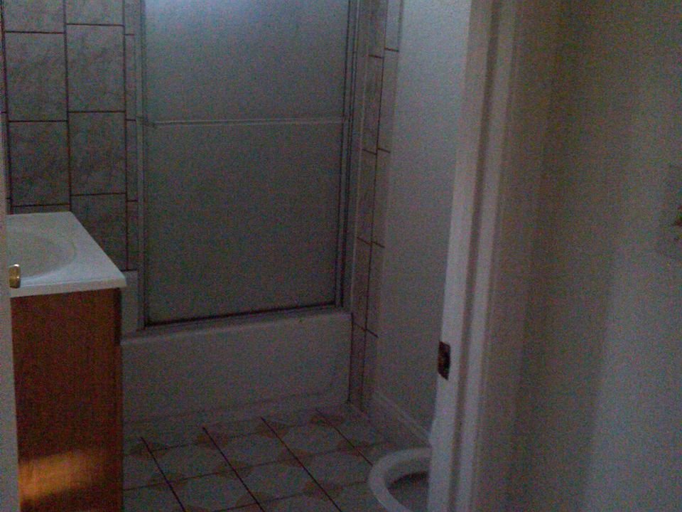 Unit D Bathroom