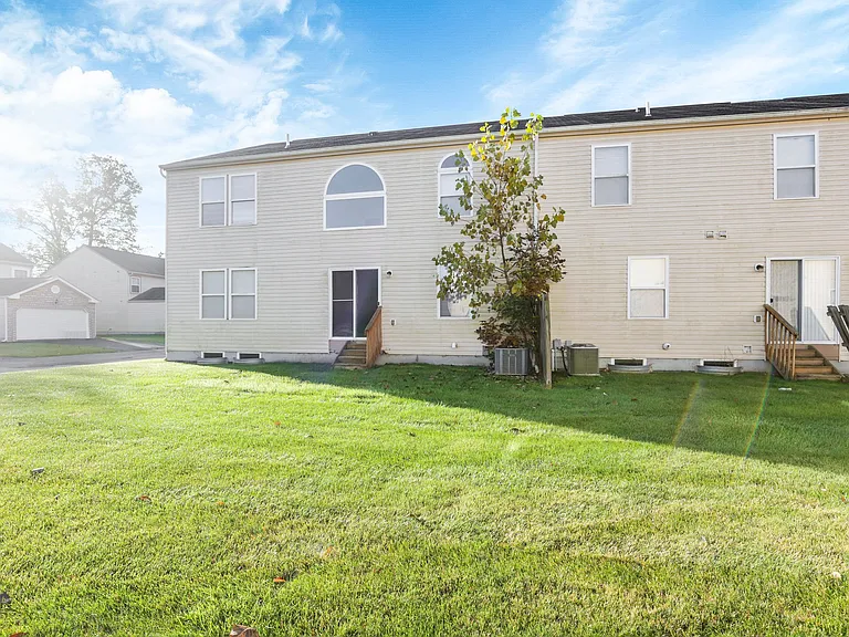 920 Sara Ct #920 — Photo 44