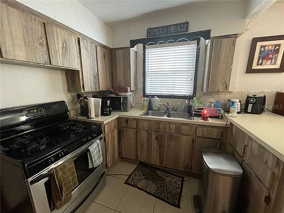 4th image of 1818 E 17th Ave