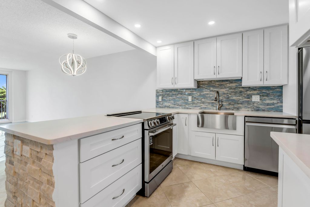 2651 S PALM AIRE Drive #410, photo 3