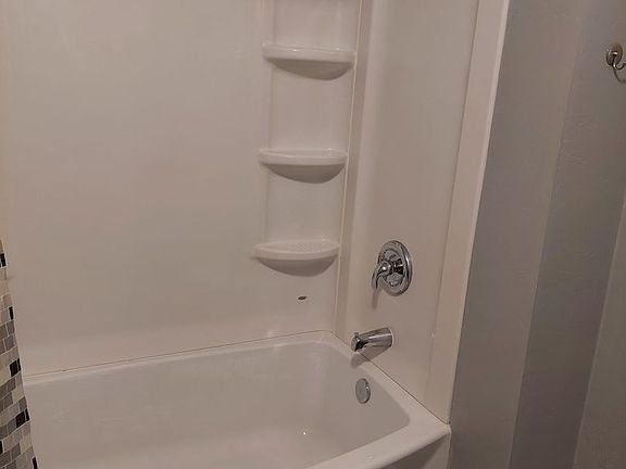4th image of 2211 Jean Ave