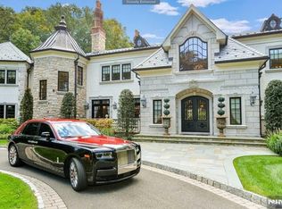 14 Denison Dr, Saddle River, NJ 07458