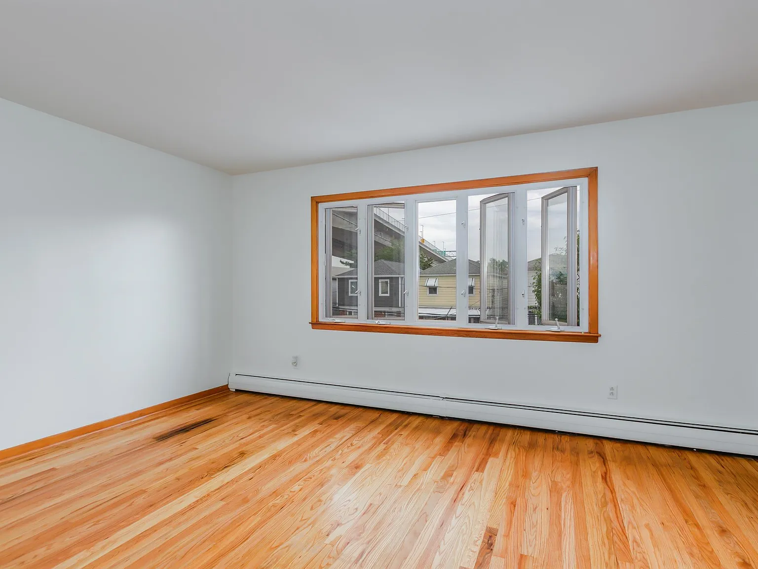 3 bed, 1.0 bath, $2,300 — Photo 3