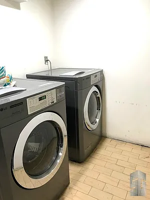 Rented by Skyline Group Real Estate | media 12