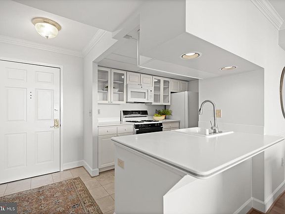 4th image of 1276 N Wayne St APT 1211