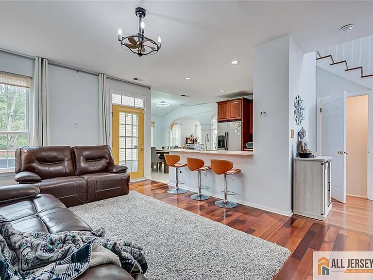 7 Stanford Dr — Photo 19