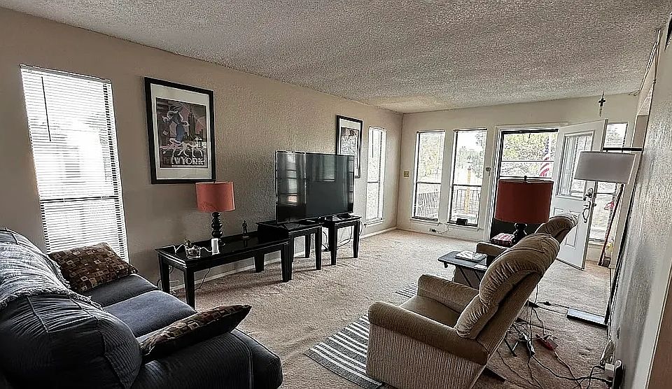 1st image of 1605 Common Dr APT D
