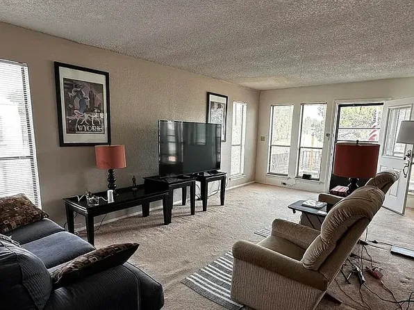 1605 Common Dr APT D, El Paso, TX 79936