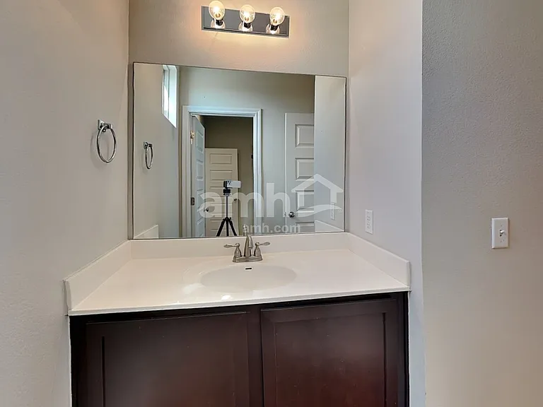 8113 Turnberry Ln — Photo 12