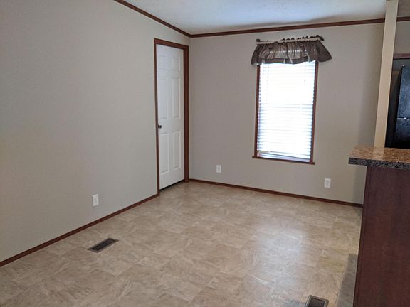 3rd image of 2810 Yankee Ct