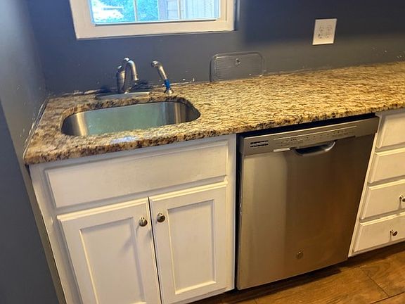 4th image of 117 Northdale Pl
