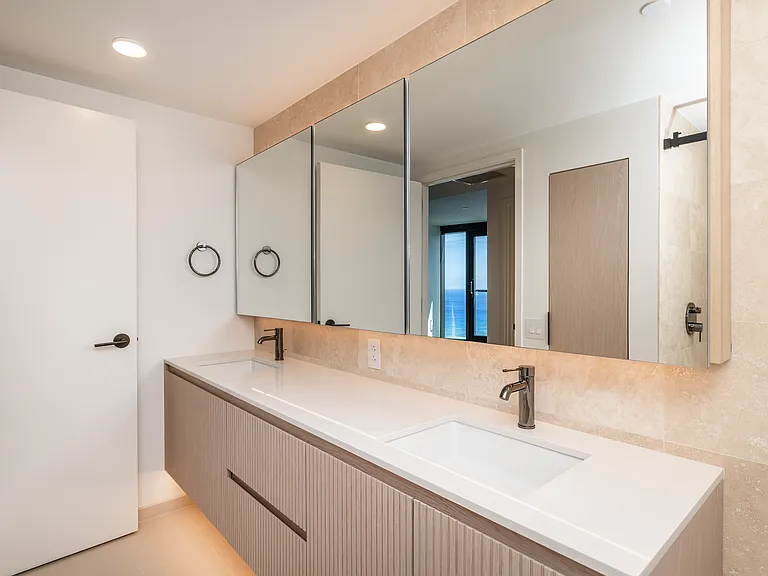 333 Ward Ave #3906 — Photo 3