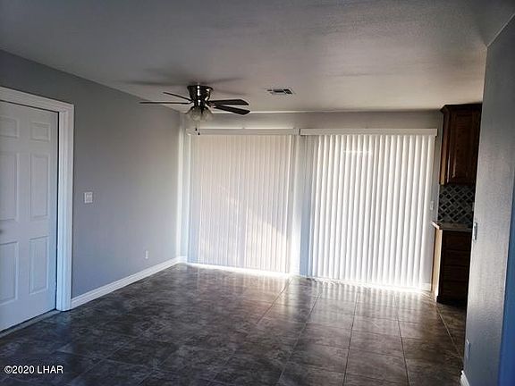 5th image of 820 Manor Dr