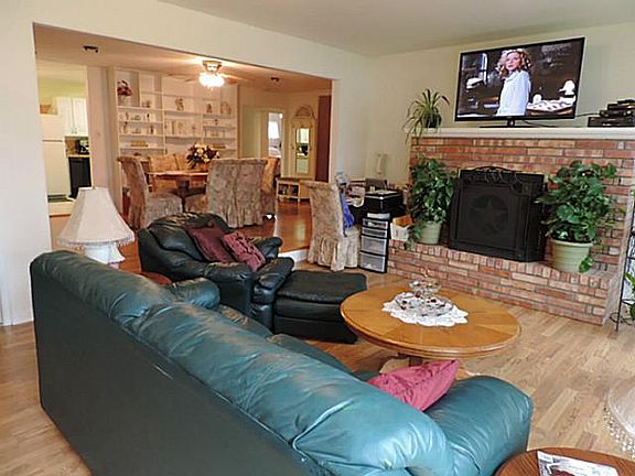 5th image of 1516 Camellia Dr