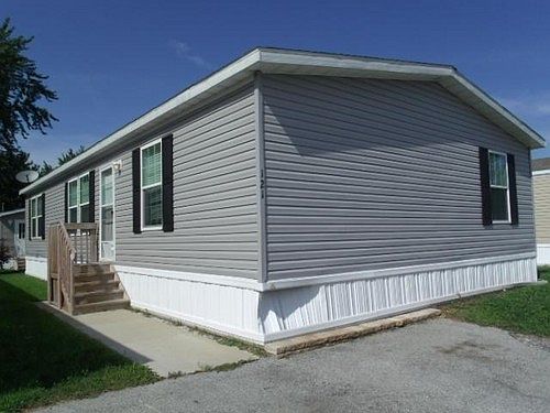 3rd image of 121 Carriage Ln