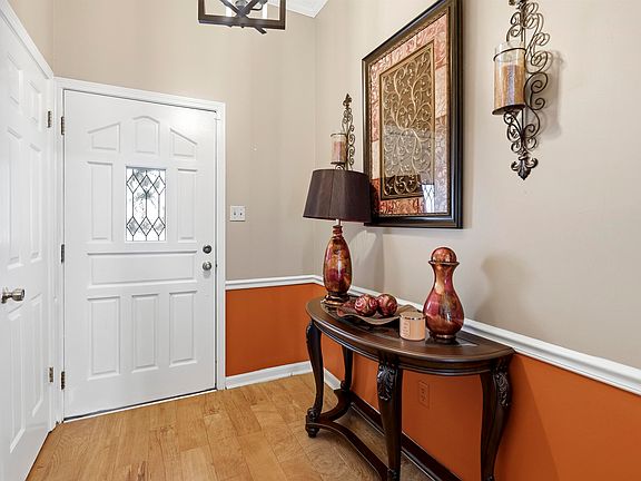 3rd image of 6756 Devenshire Ln