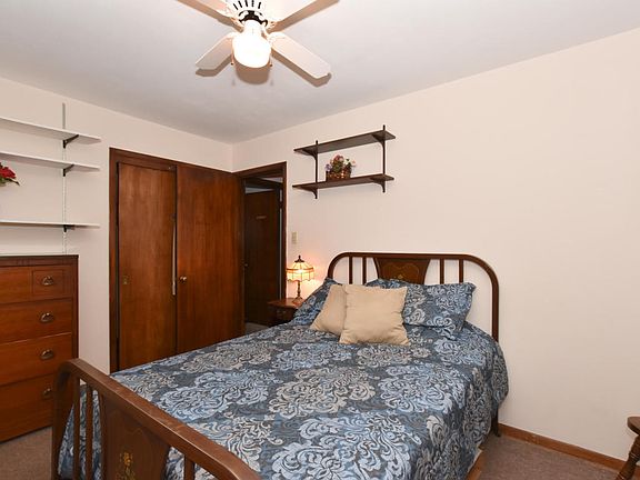 3rd image of 325 Greenmeadow Dr