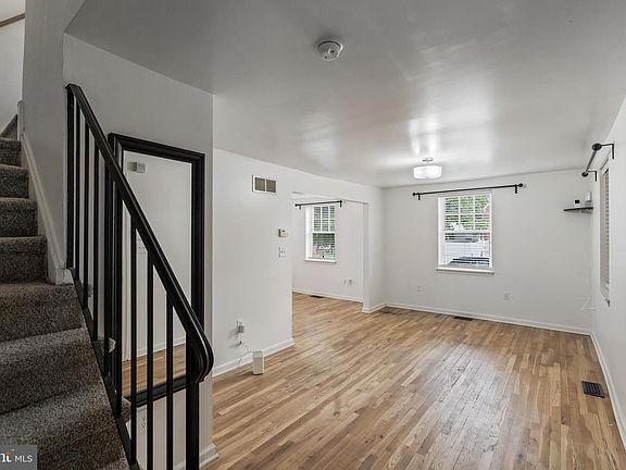 5th image of 1552 Collings Rd