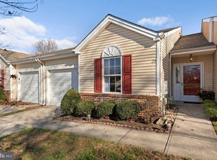 25 Yarrow Pl, Mount Laurel, NJ 08054