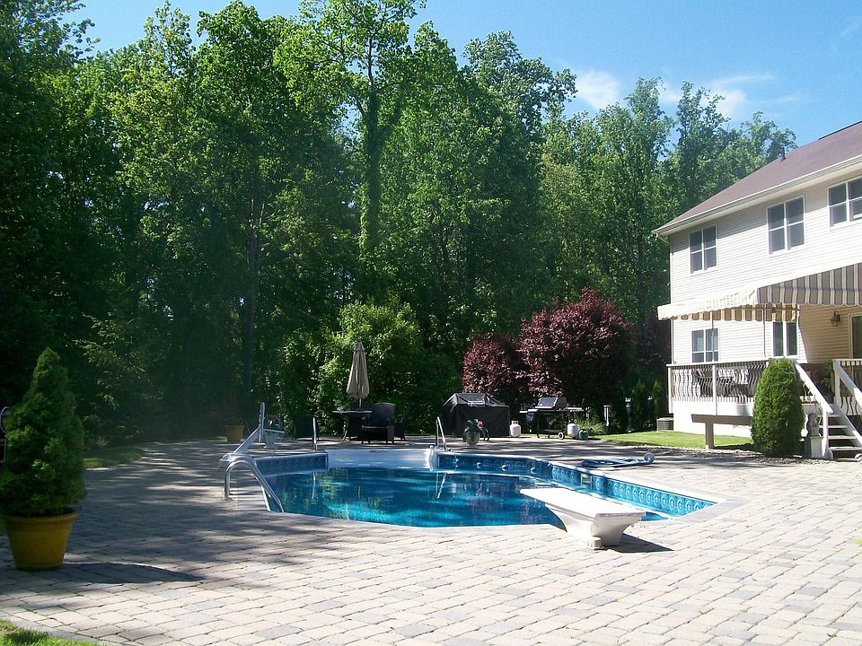 2nd image of 3 Meriwether Trl