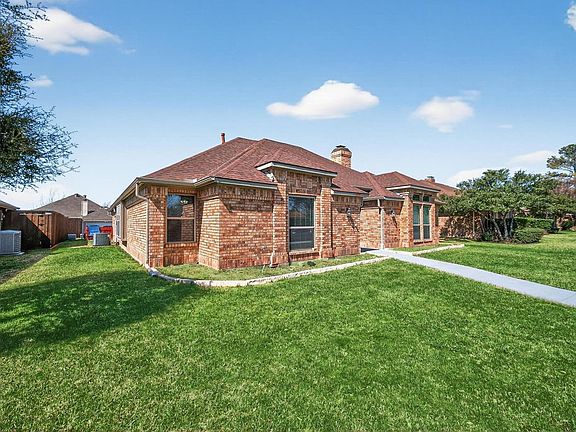 4th image of 2229 Country Valley Rd