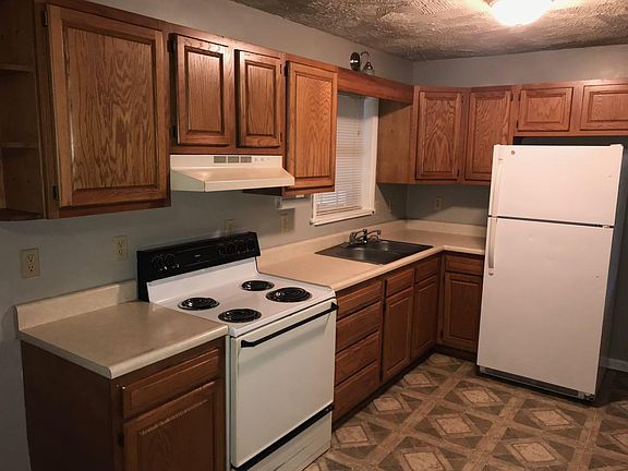 2nd image of 36 Meadow Brook Dr #2