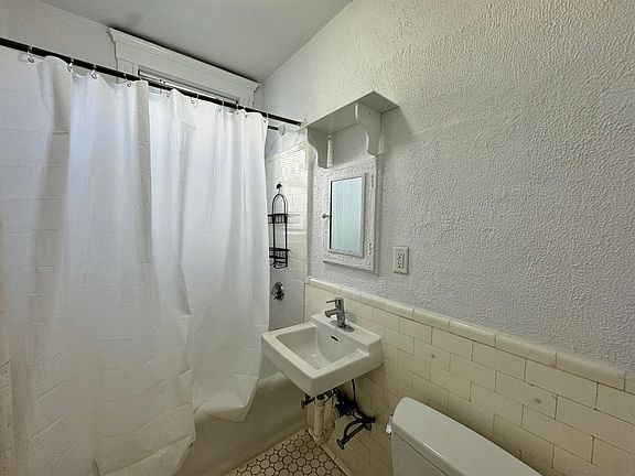 5th image of 172 Maple St APT 110