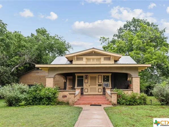 1025 W Hopkins St, San Marcos, TX 78666