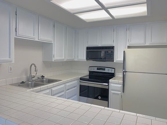 5th image of 2481 Alveswood Cir