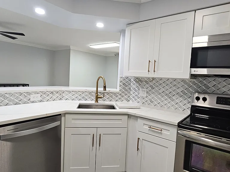 400 Scotia Dr #203 — Photo 29