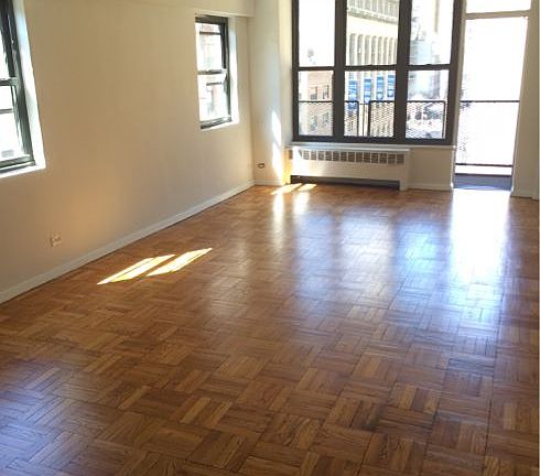 2nd image of 146 E 35th St APT 1A