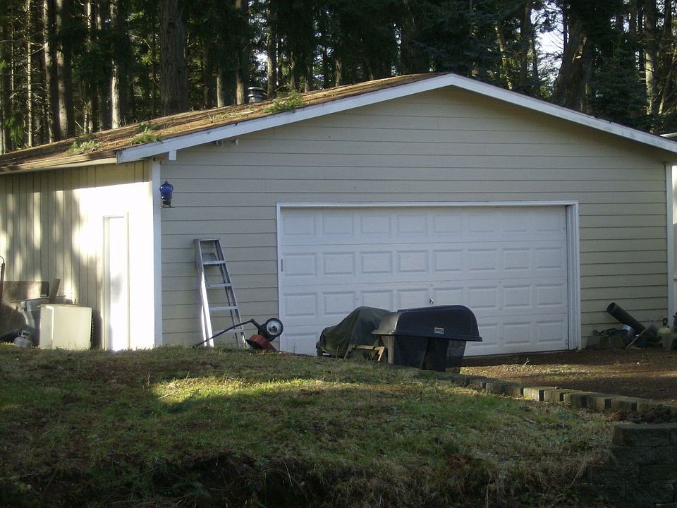 Oversized 2 car Garage w/Shop Space