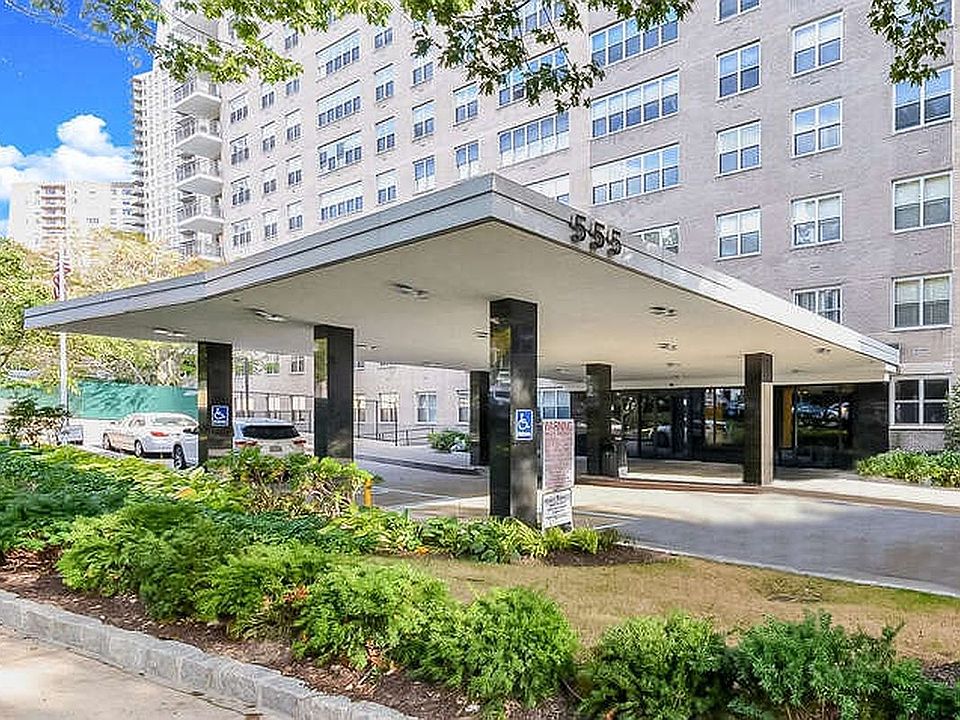 1st image of 555 Kappock St APT 16A