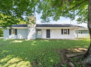 809 S Kerr St, Blooming Grove, TX 76626