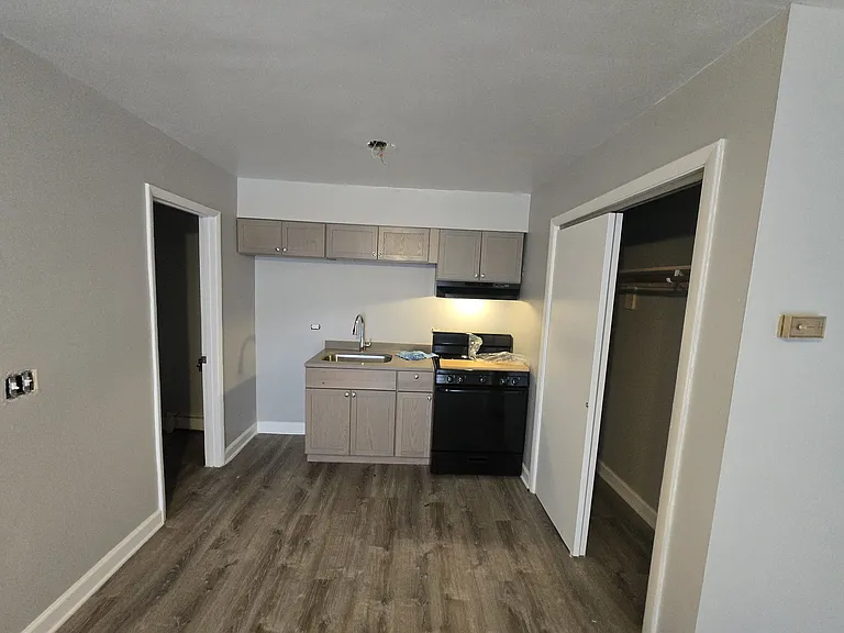3034 Chicago Rd #4 — Photo 3