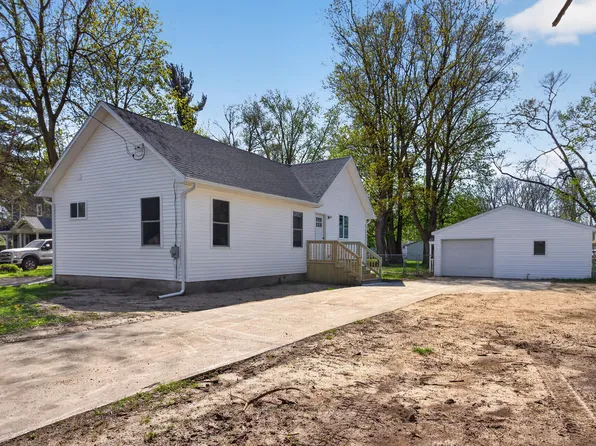 323 Grand St, Michigan Center, MI 49254