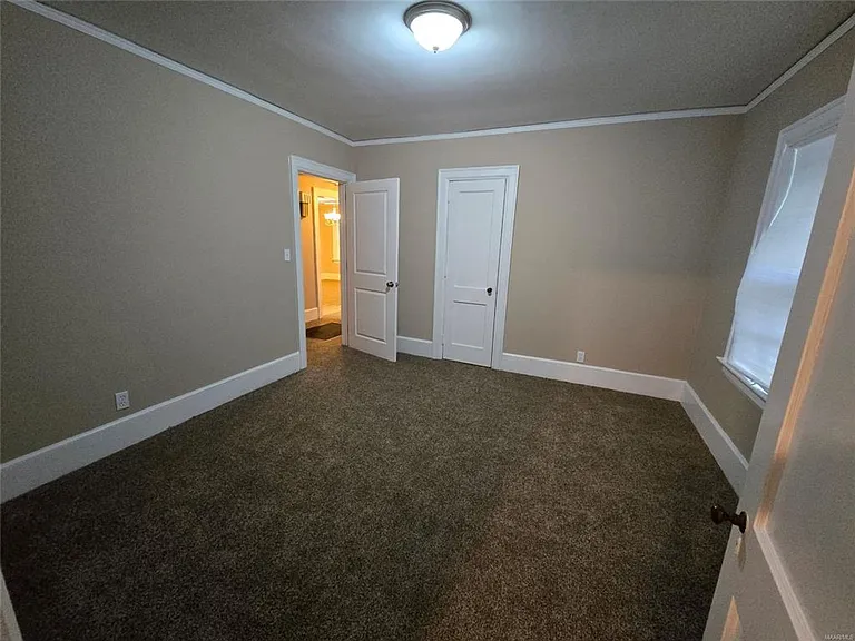 555 Morningview St — Photo 8