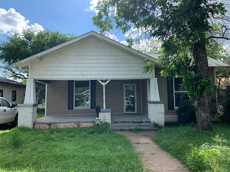 718 Peach St — Photo 14