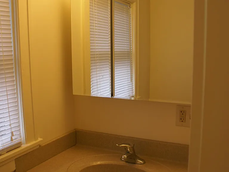 619 Hepburn St — Photo 11