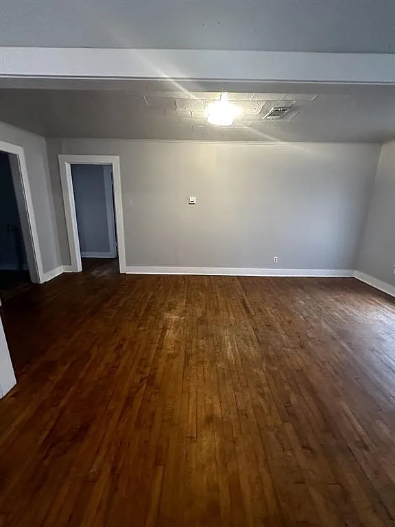 3 bed, 1250 sqft, $1,000 — Photo 3